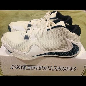 Anteto Kounmpo men’s basketball by Nike